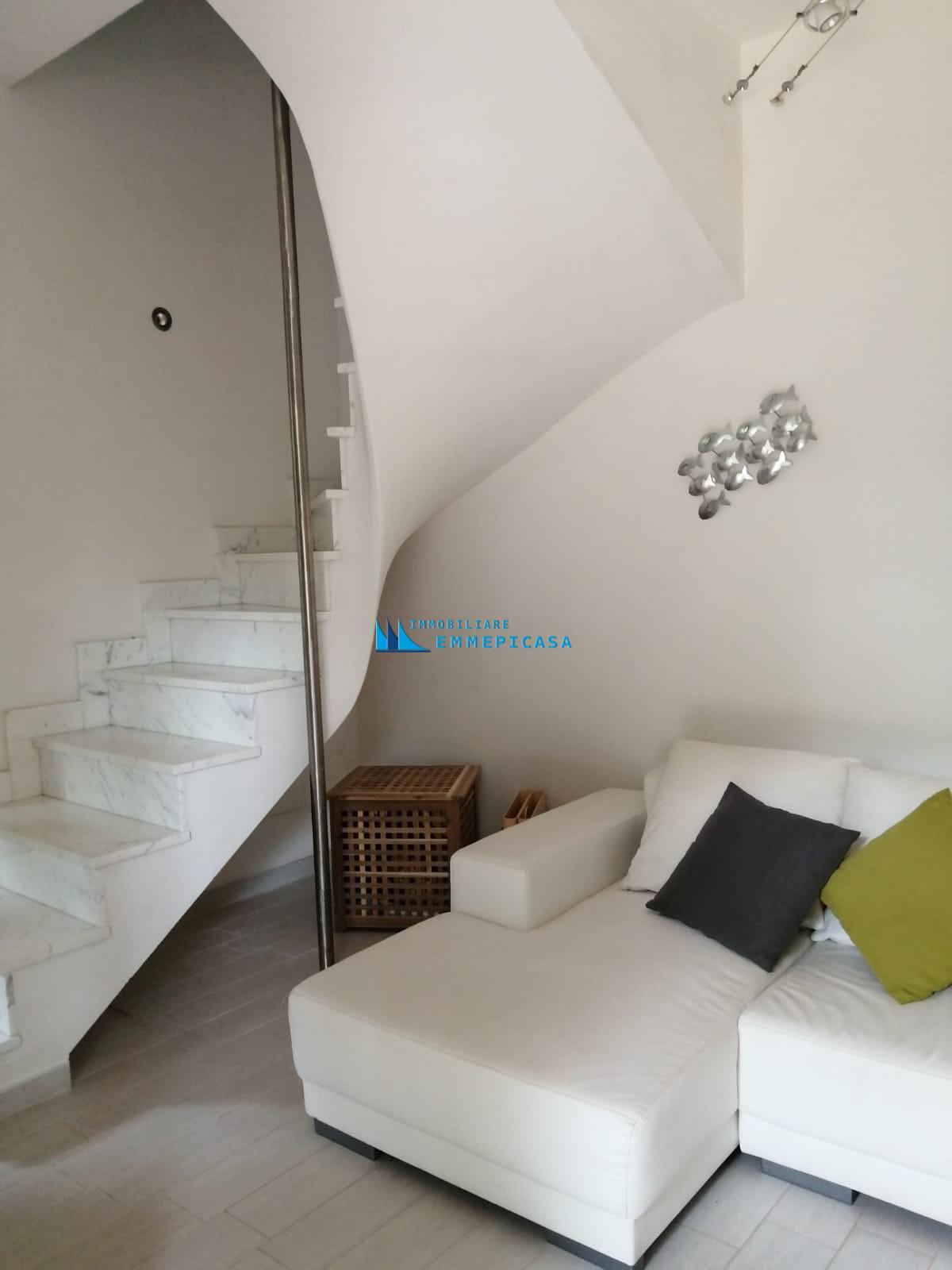 Villa Bifamiliare arredata in affitto, Massa poveromo