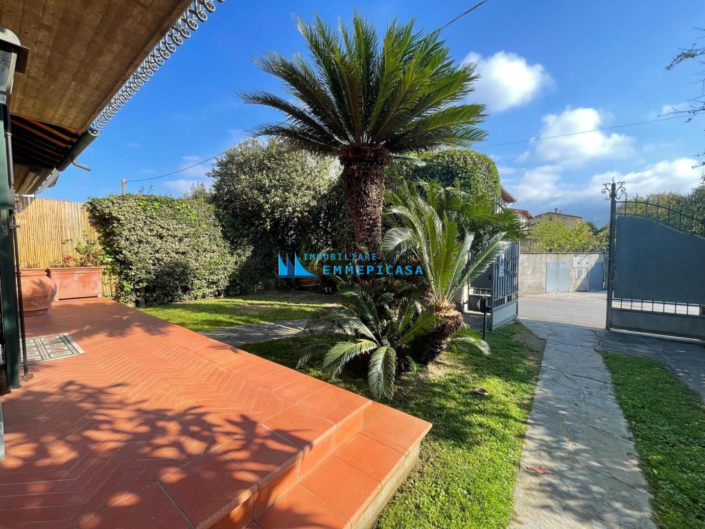 Villa Bifamiliare arredata in affitto, Montignoso cinquale