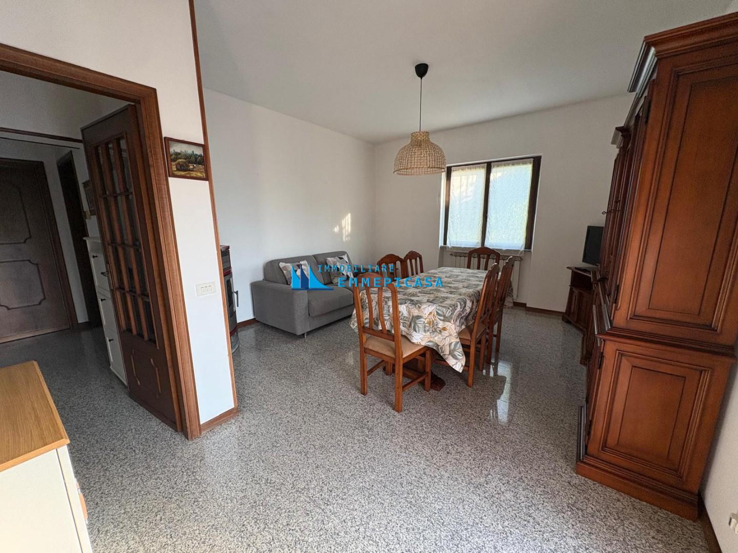 Casa indipendente arredata in affitto, Massa poveromo