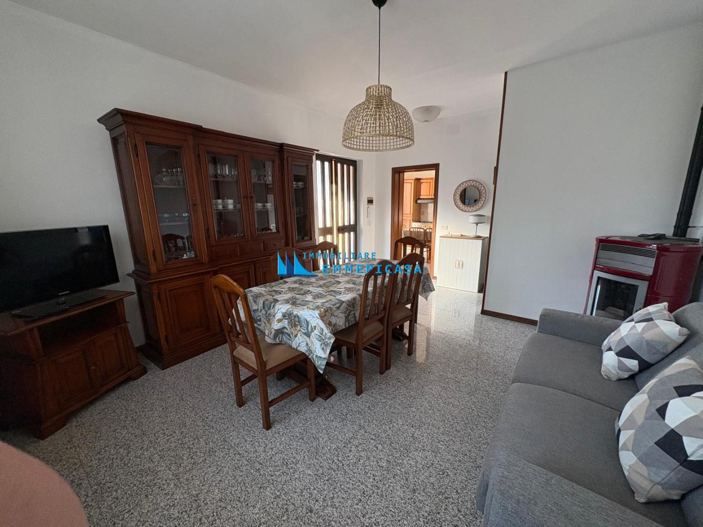 Casa indipendente arredata in affitto, Massa poveromo