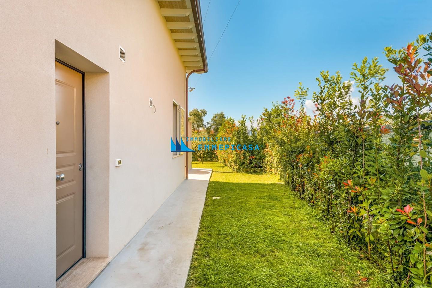 Casa indipendente in vendita a Massa