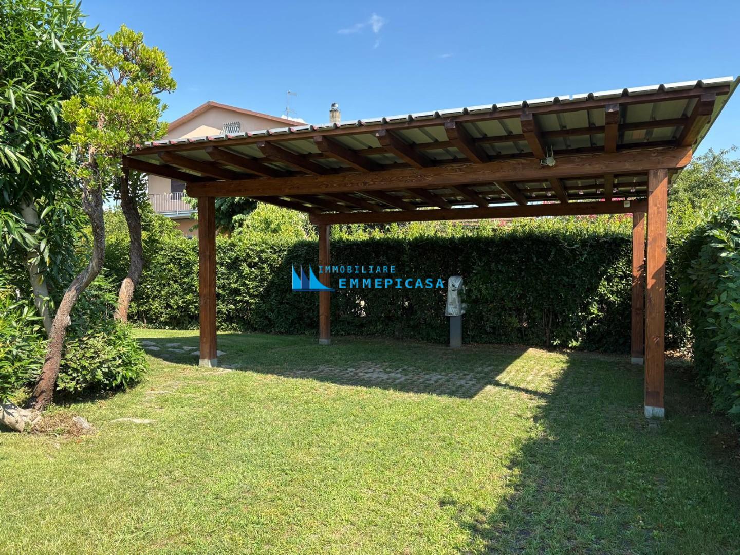 Villa in vendita, Massa poveromo