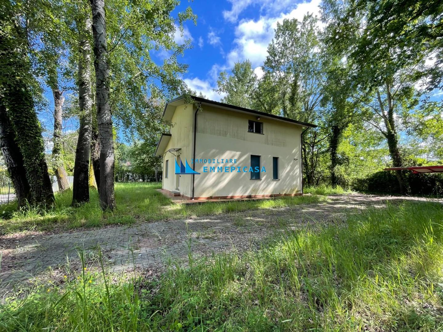 Casa indipendente con giardino, Massa poveromo