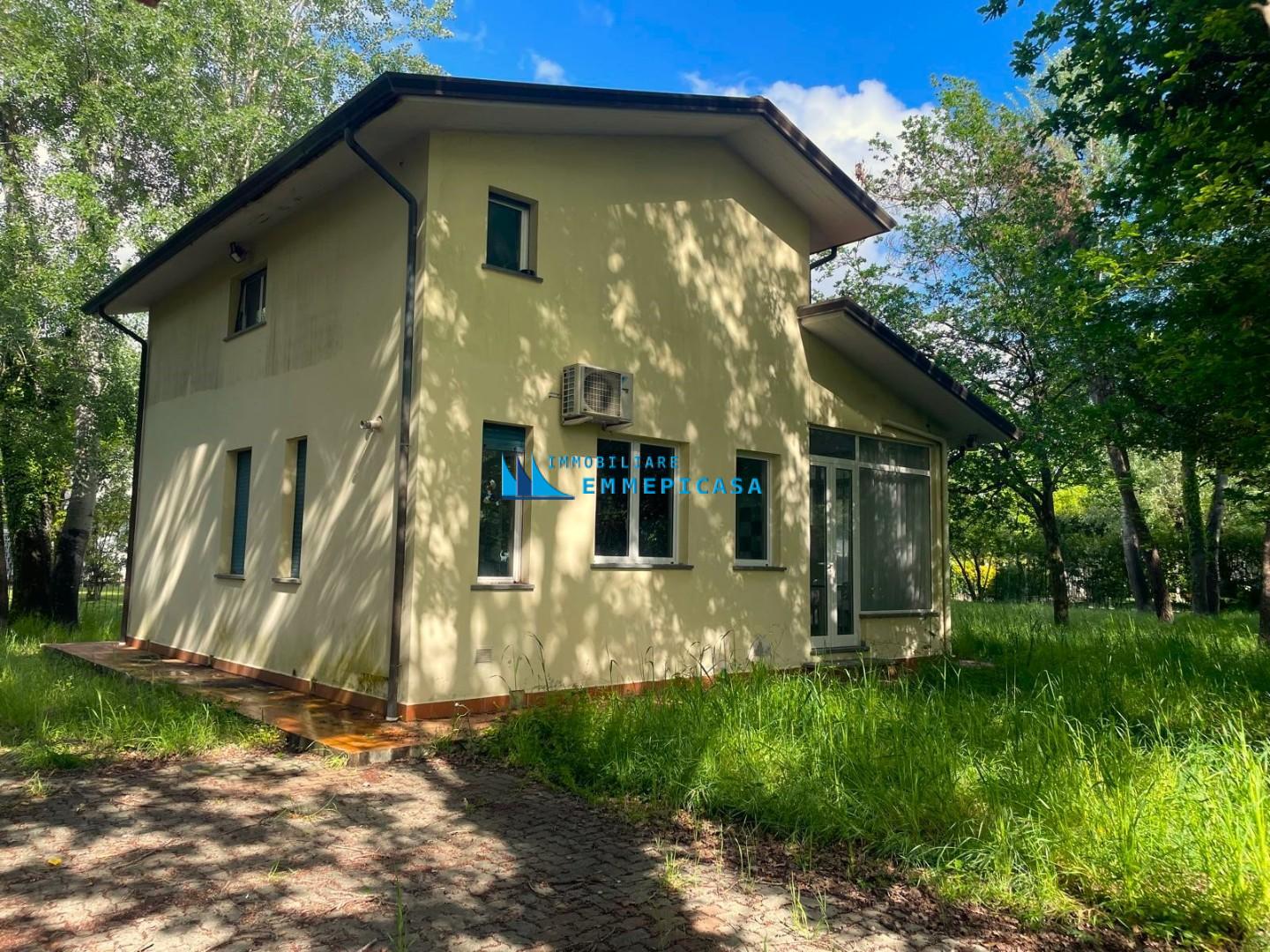 Casa indipendente con giardino, Massa poveromo
