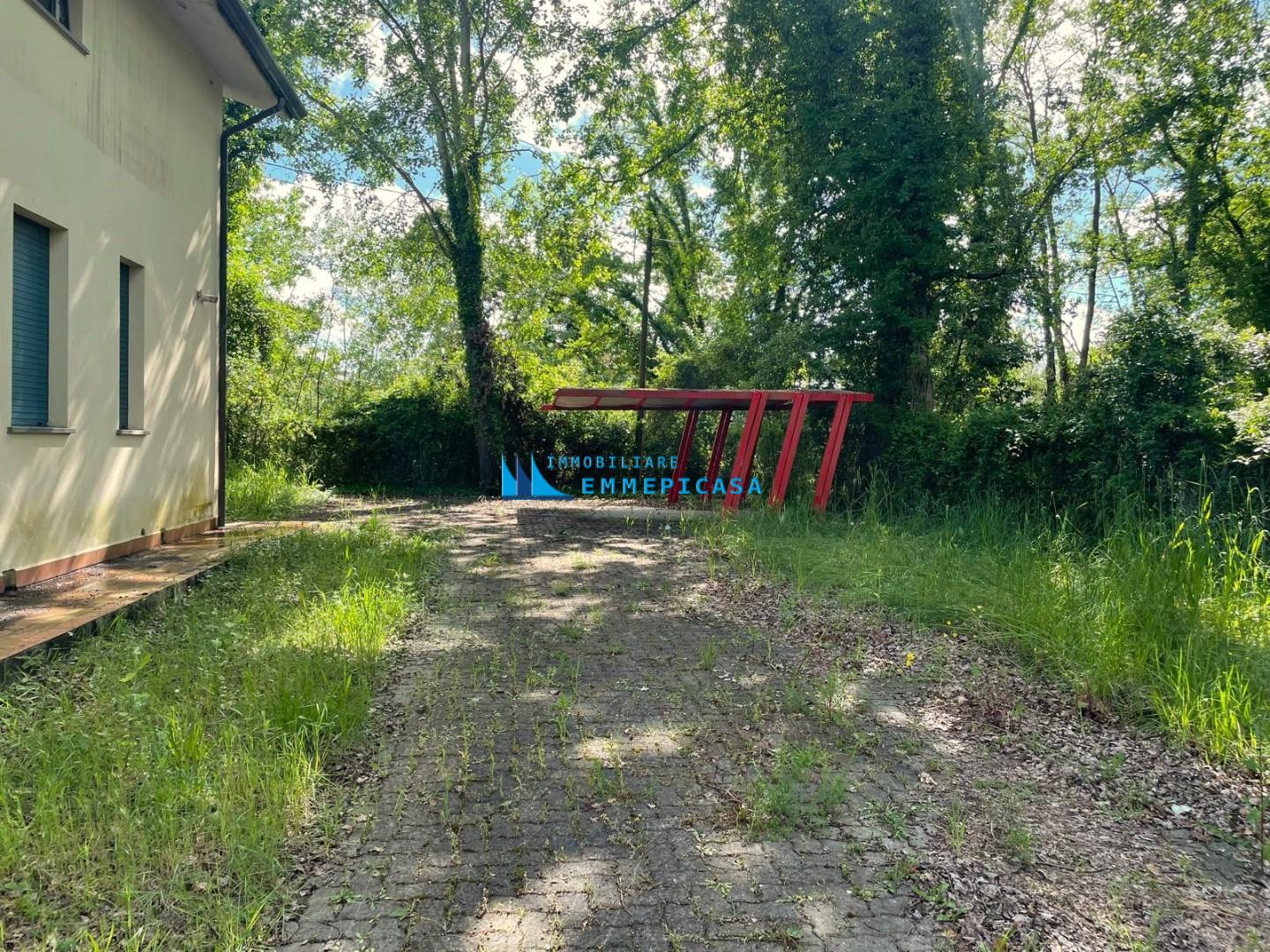 Casa indipendente con giardino, Massa poveromo