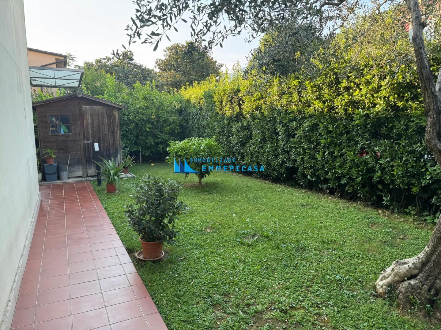 Casa indipendente con giardino, Massa turano
