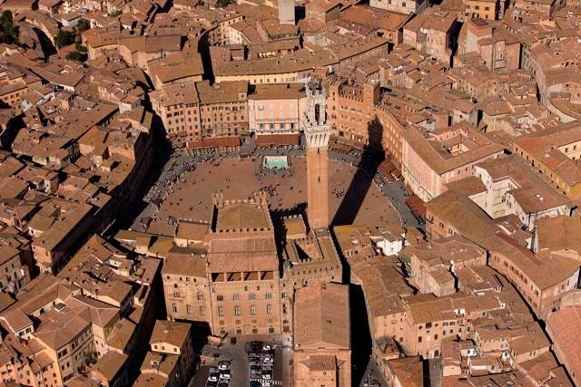 Trilocale con giardino, Siena lupa