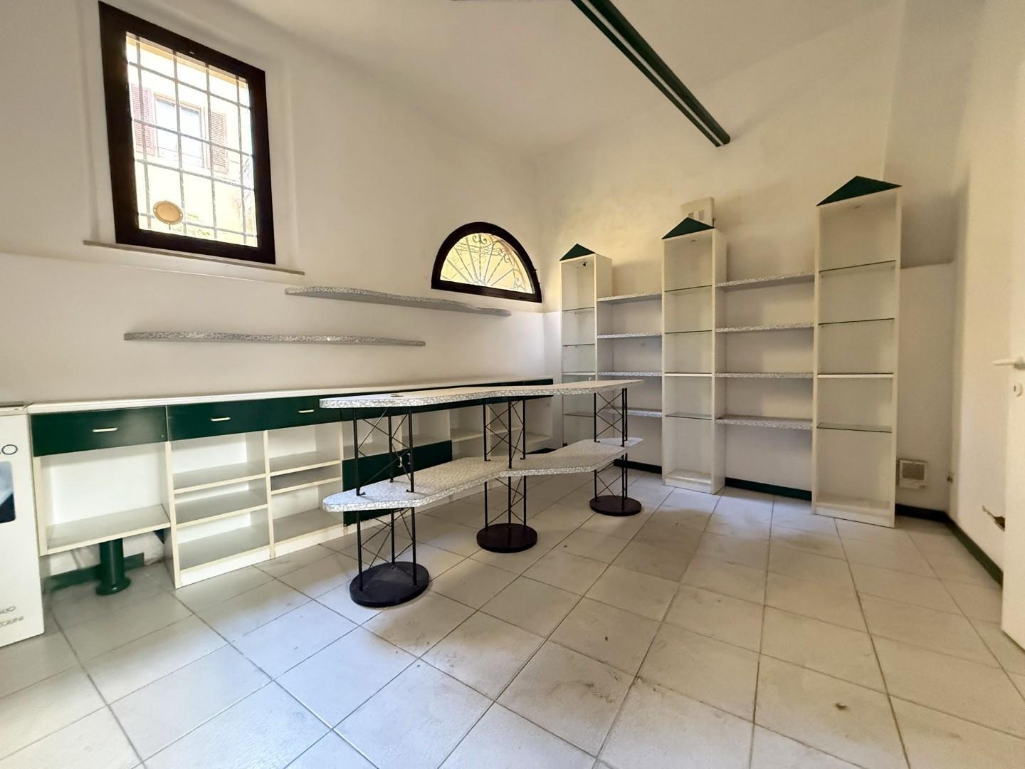 Locale commerciale in affitto, Siena centro storico