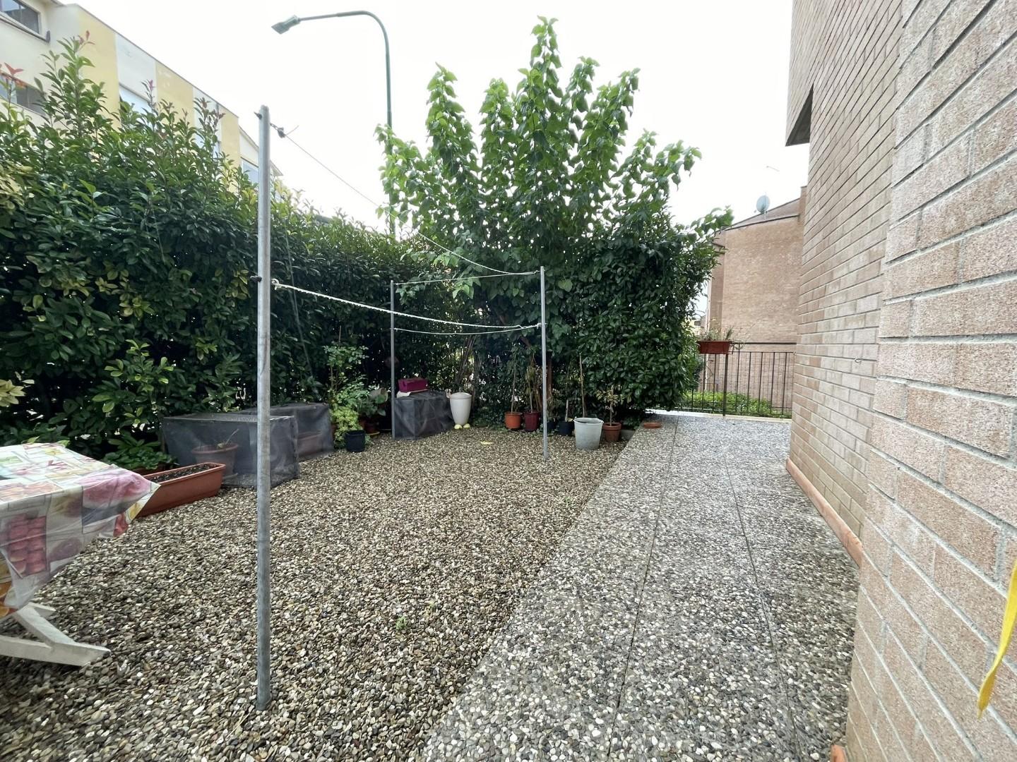 Trilocale con giardino, Siena cappucini