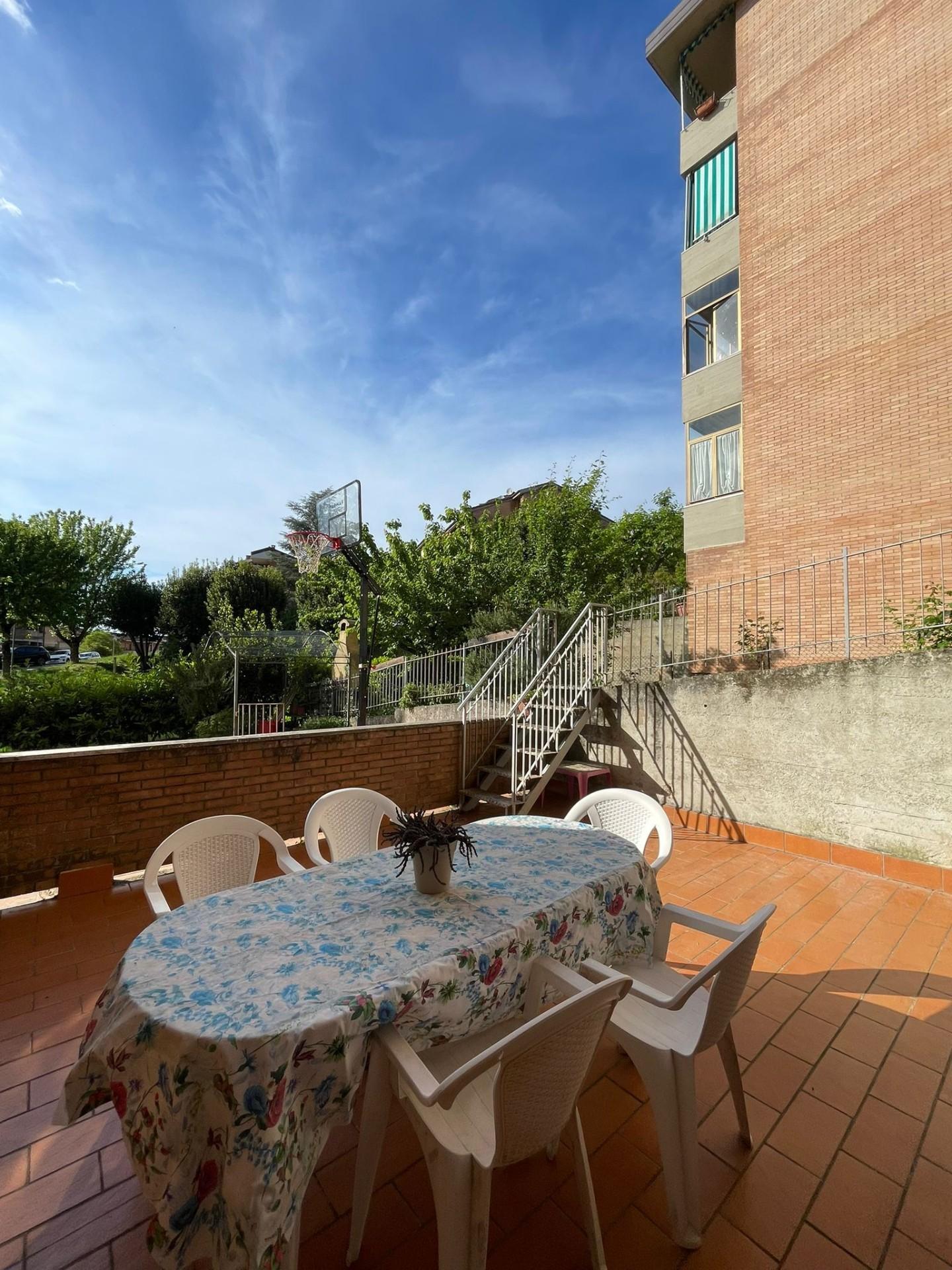 Appartamento con giardino, Siena vico alto