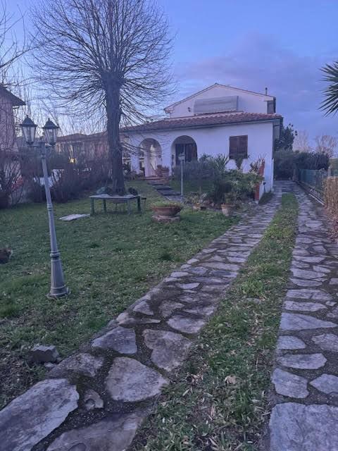 Villa con giardino, San Giuliano Terme pontasserchio