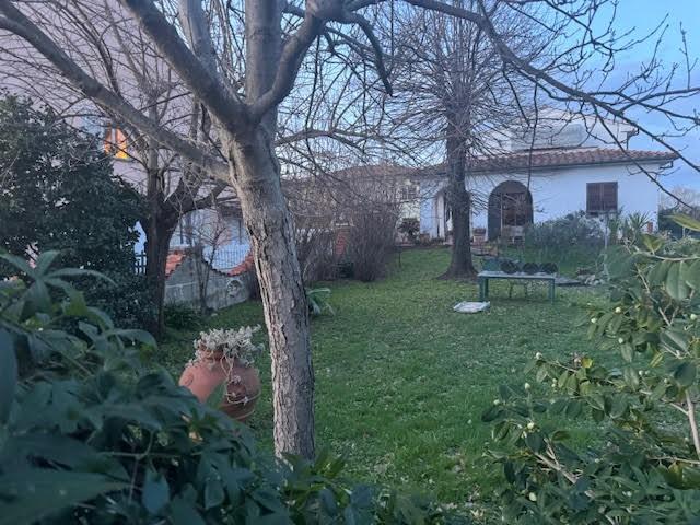 Villa con giardino, San Giuliano Terme pontasserchio