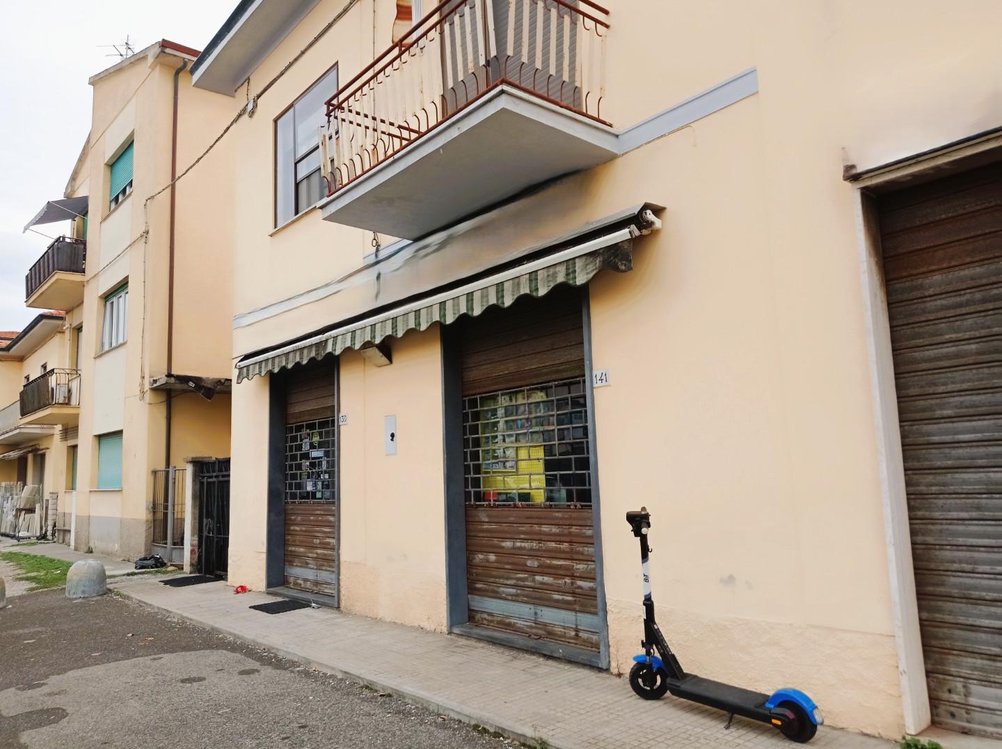 Negozio in affitto a Pisa