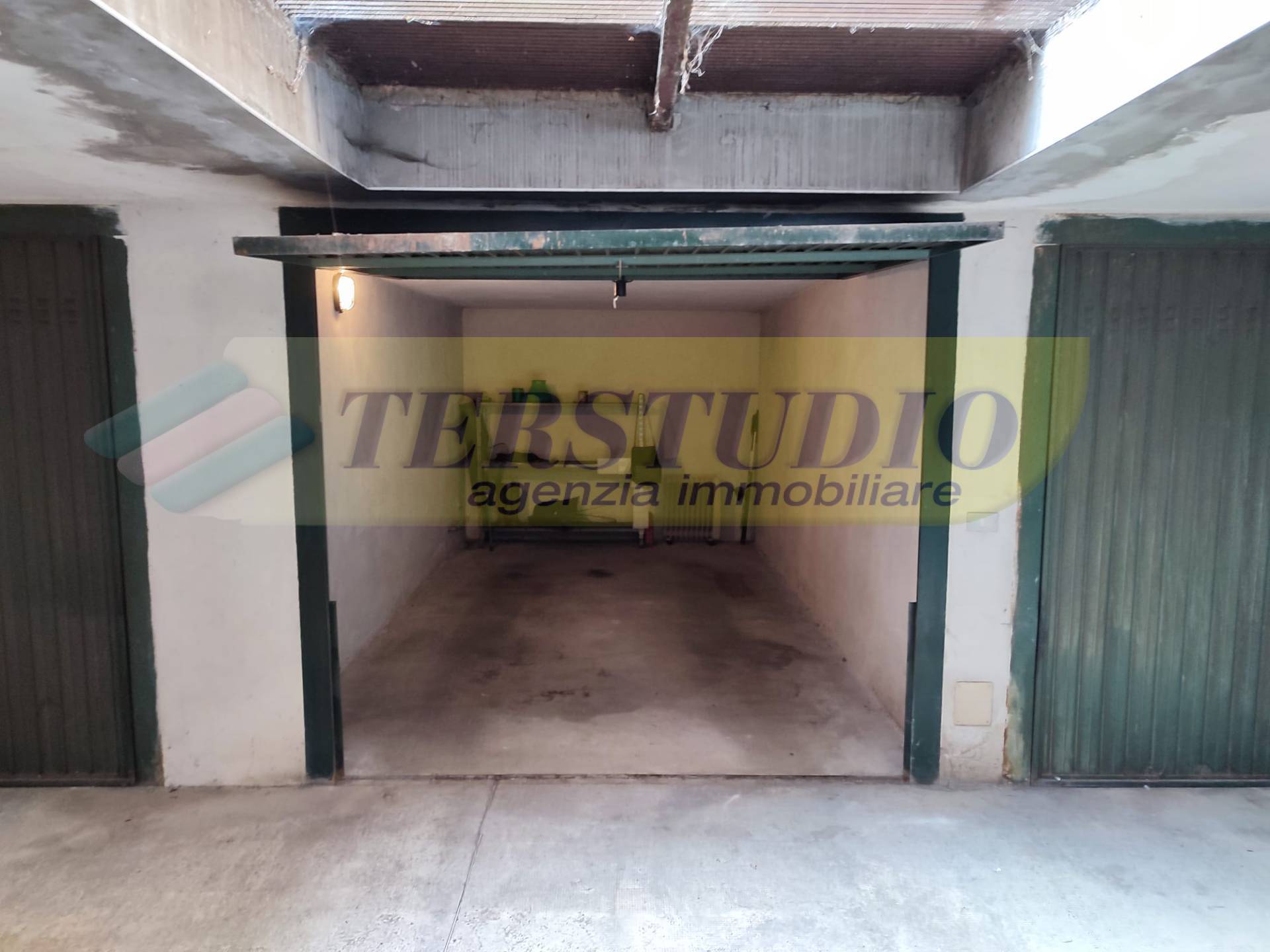 Box/Garage 17mq in vendita a Terno d'Isola