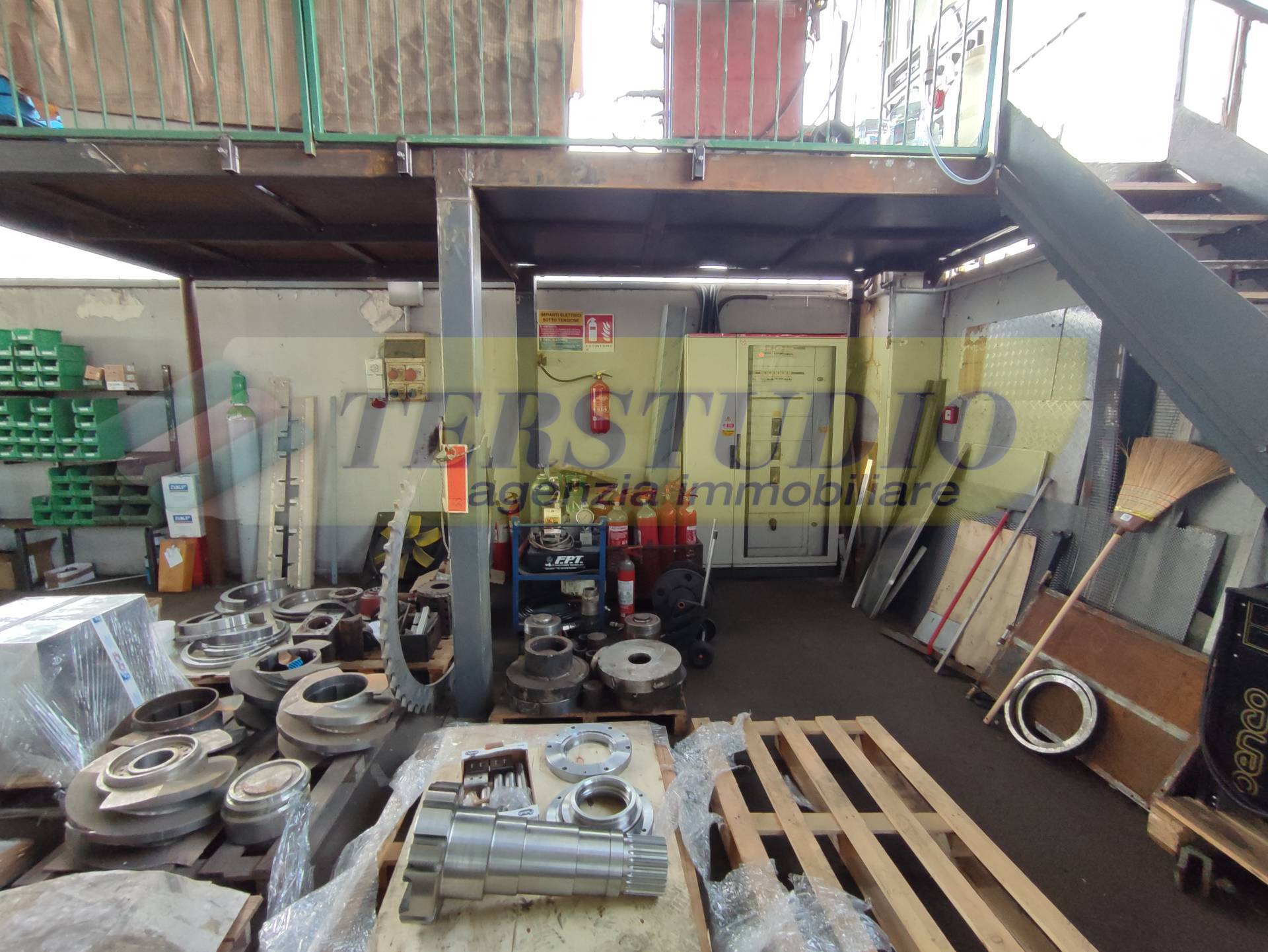 Capannone in vendita a Spirano