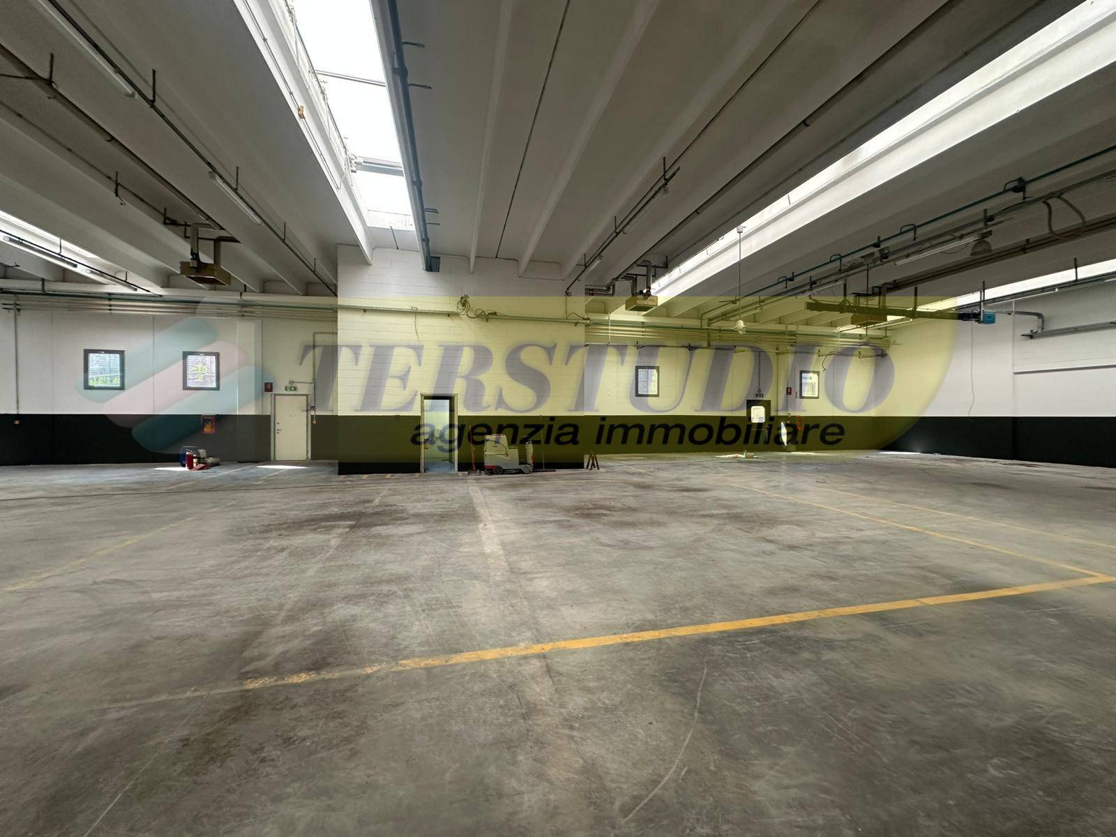 Capannone in affitto a Calolziocorte