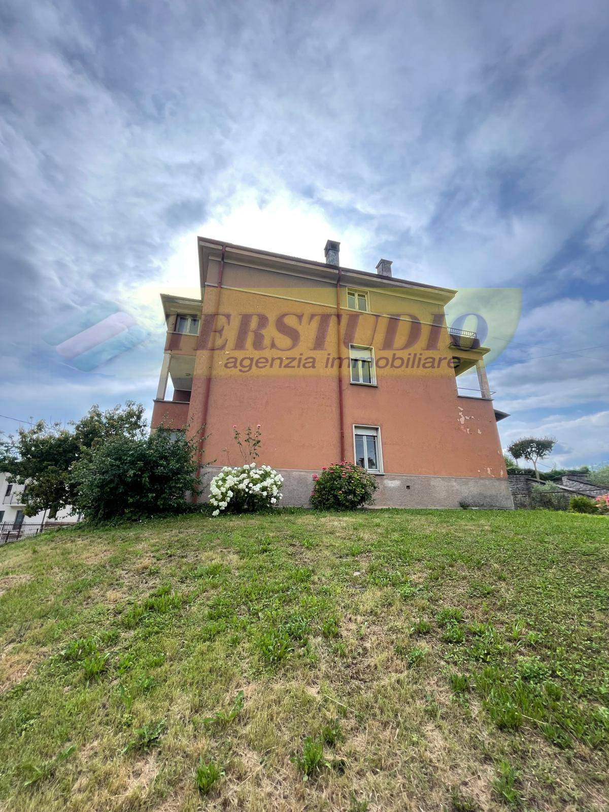 Villa in vendita a Leffe