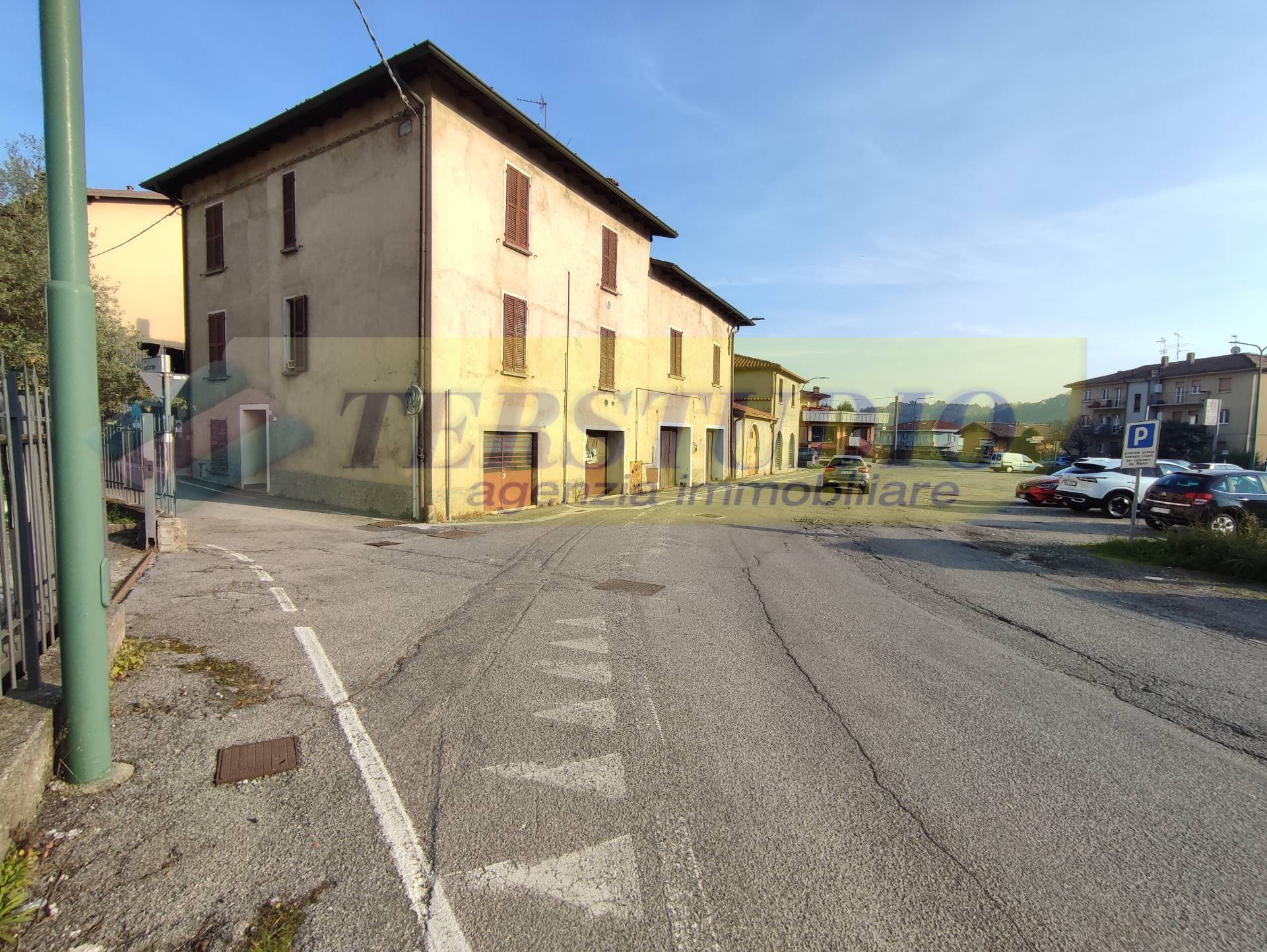 PALAZZINA in vendita a Pontida