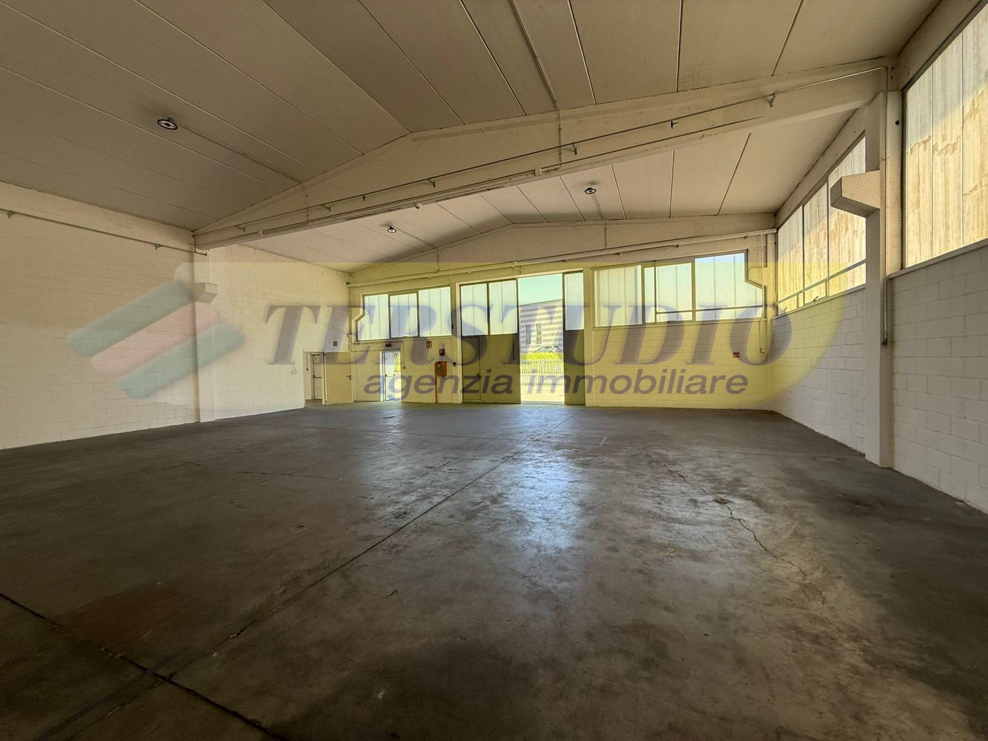 Capannone in affitto a Mapello