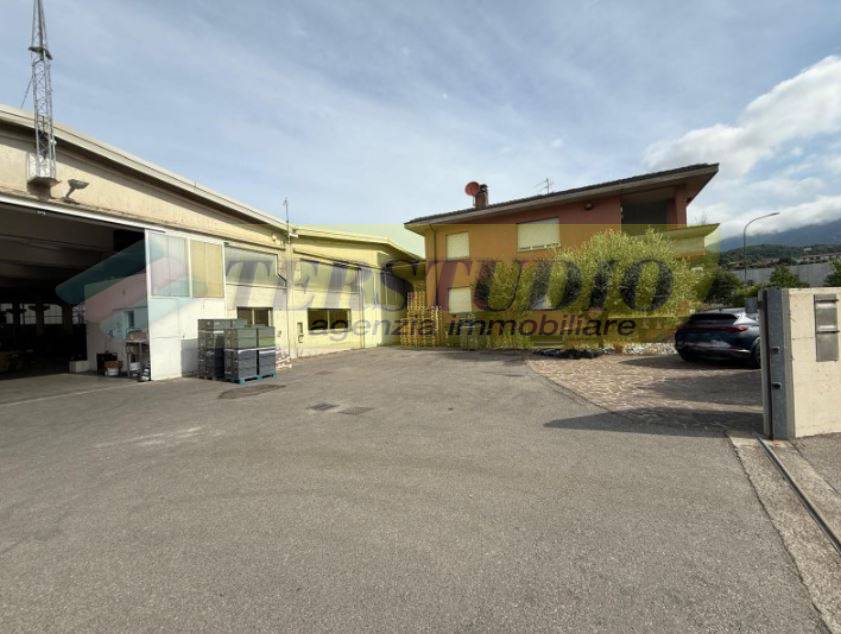 Capannone in affitto a Cisano Bergamasco