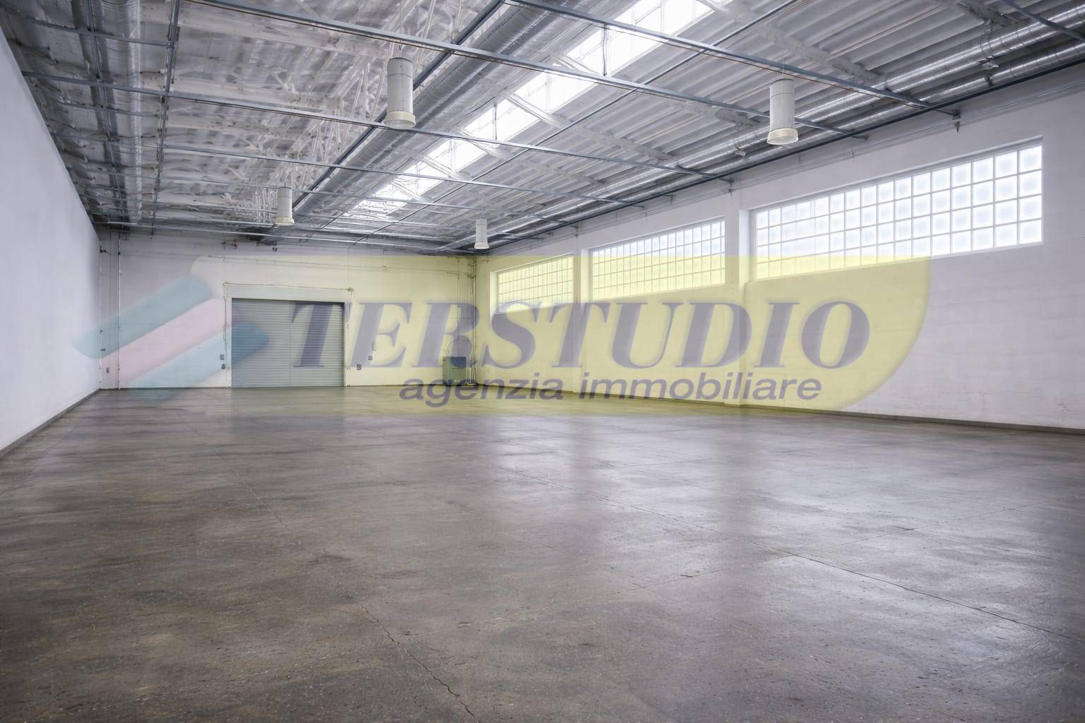 Capannone in vendita a Pero