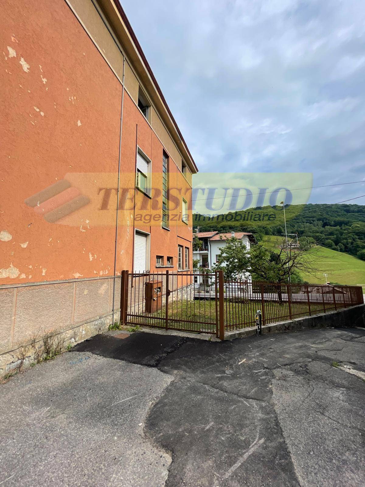 Villa in vendita a Leffe