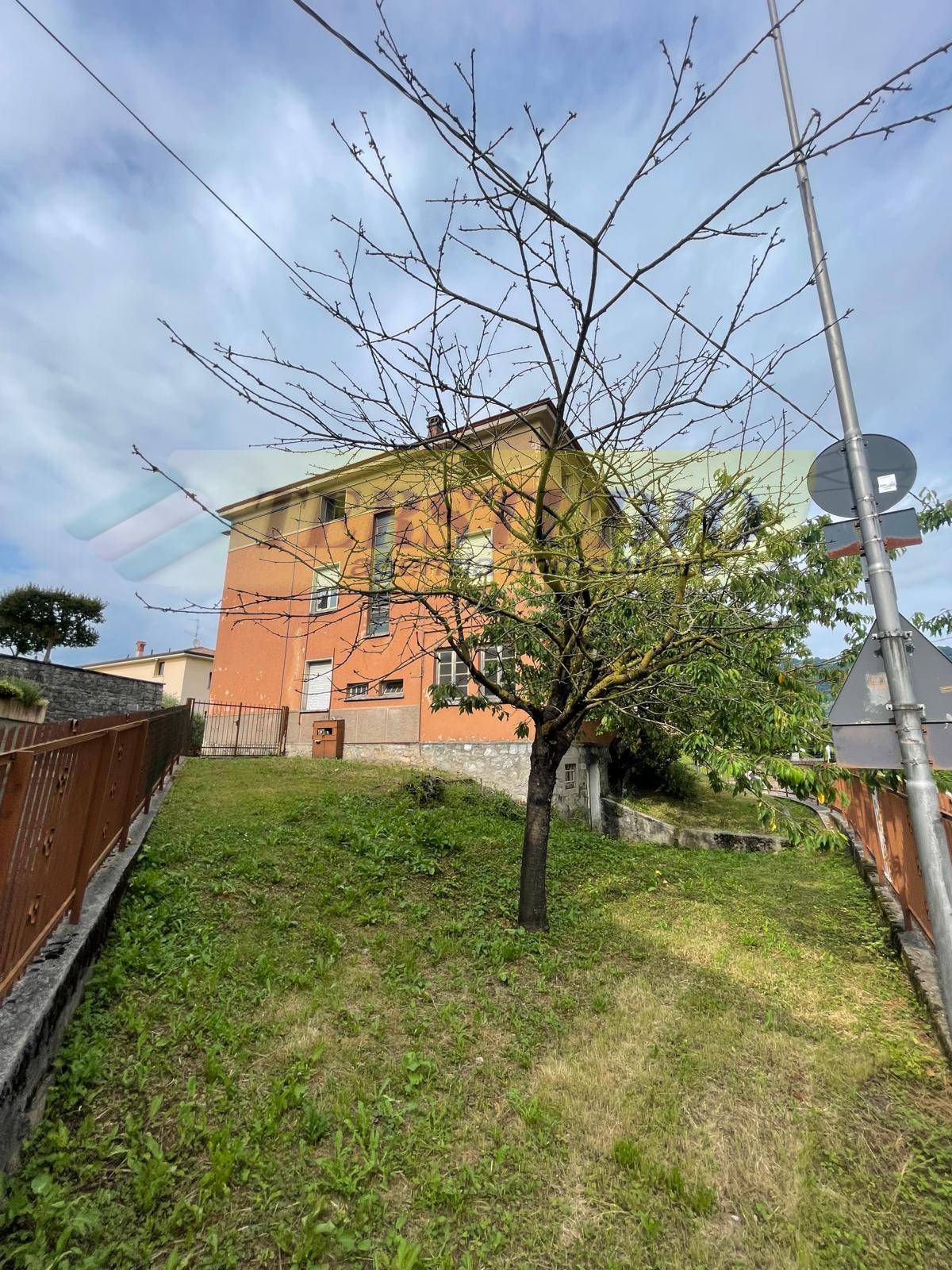 Villa in vendita a Leffe