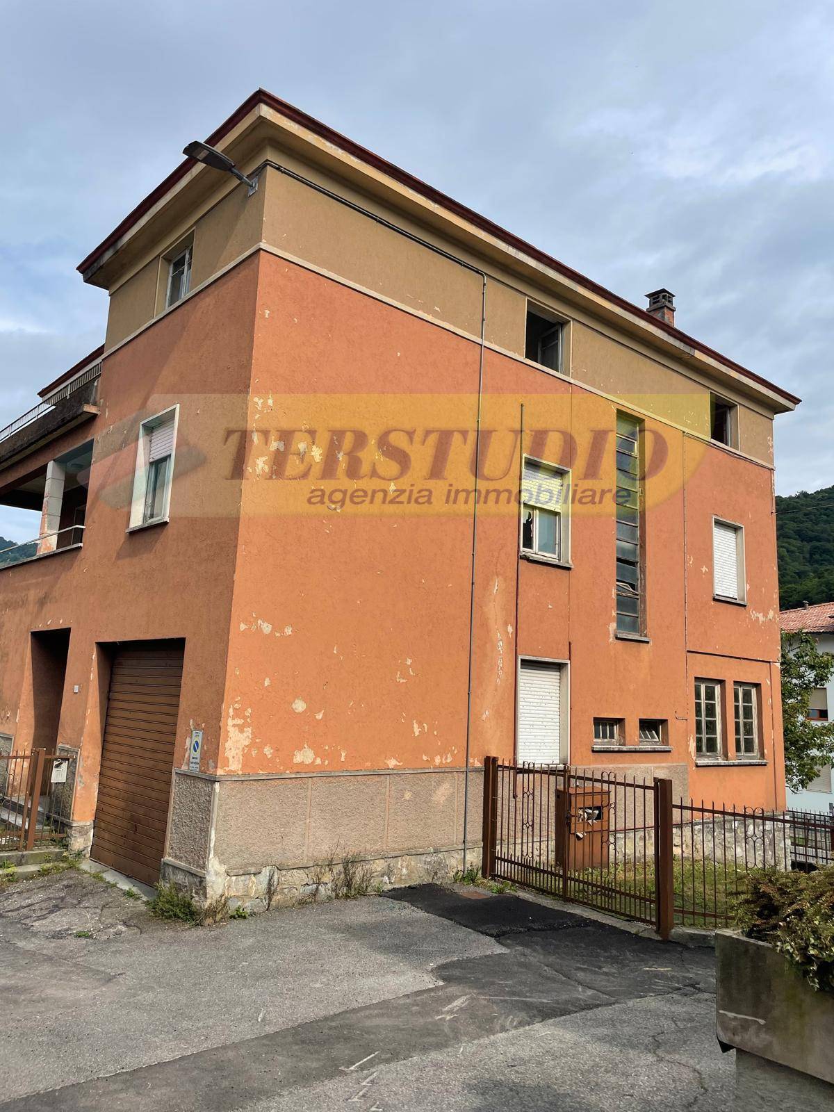 Villa in vendita a Leffe