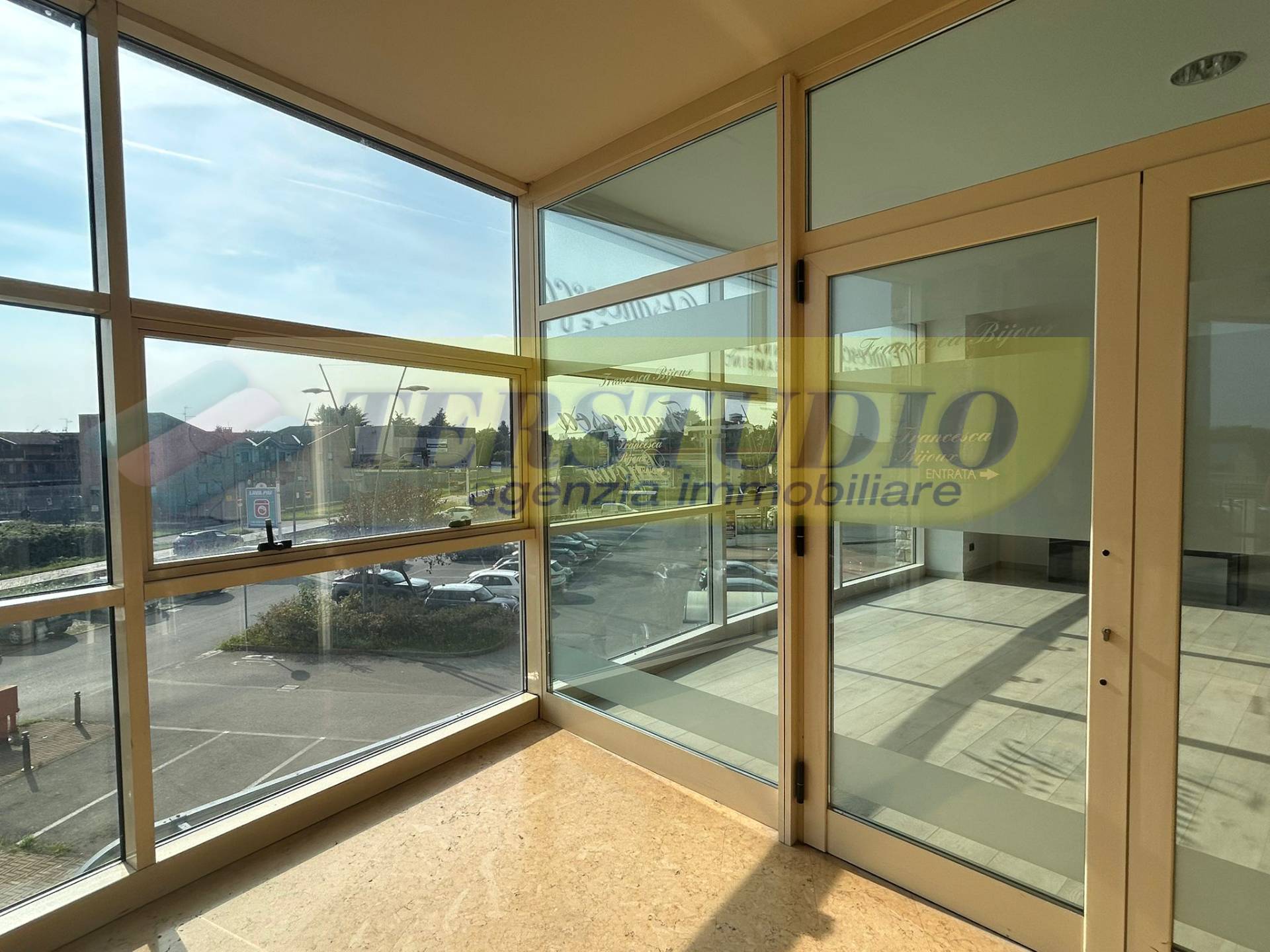 Negozio in vendita a Capriate San Gervasio, Capriate