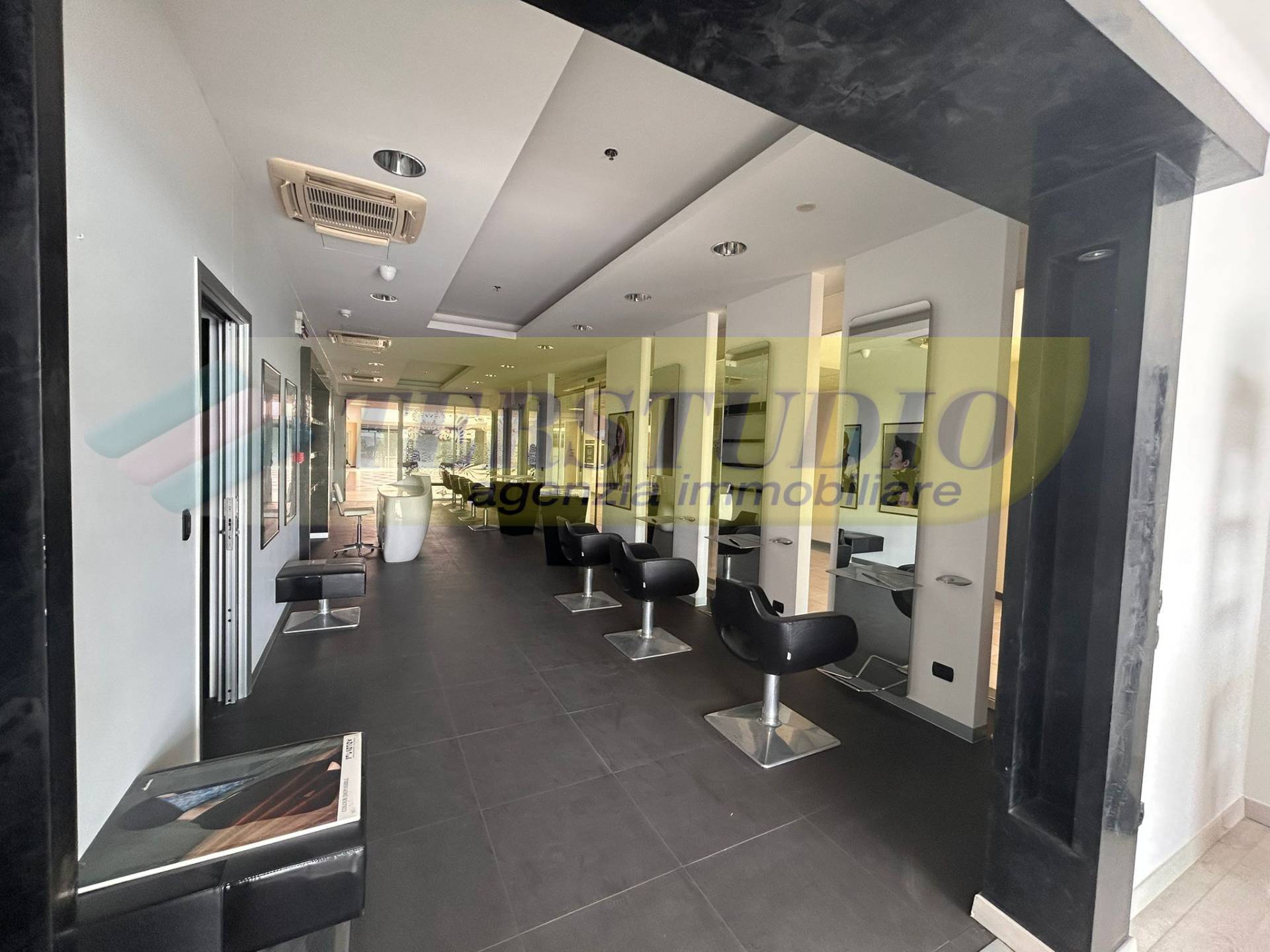 Studio/Ufficio in vendita a Capriate San Gervasio, Capriate