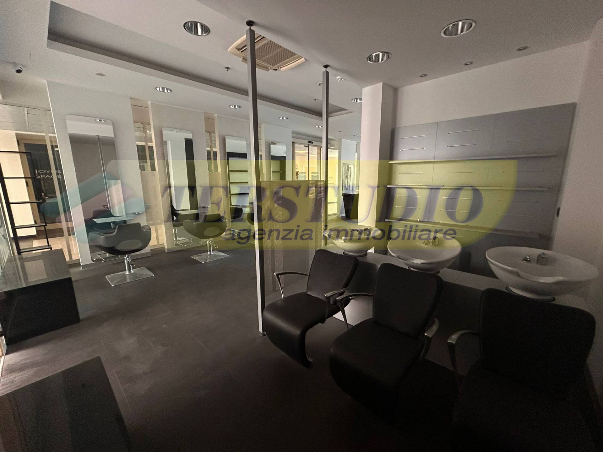 Studio/Ufficio in vendita a Capriate San Gervasio, Capriate