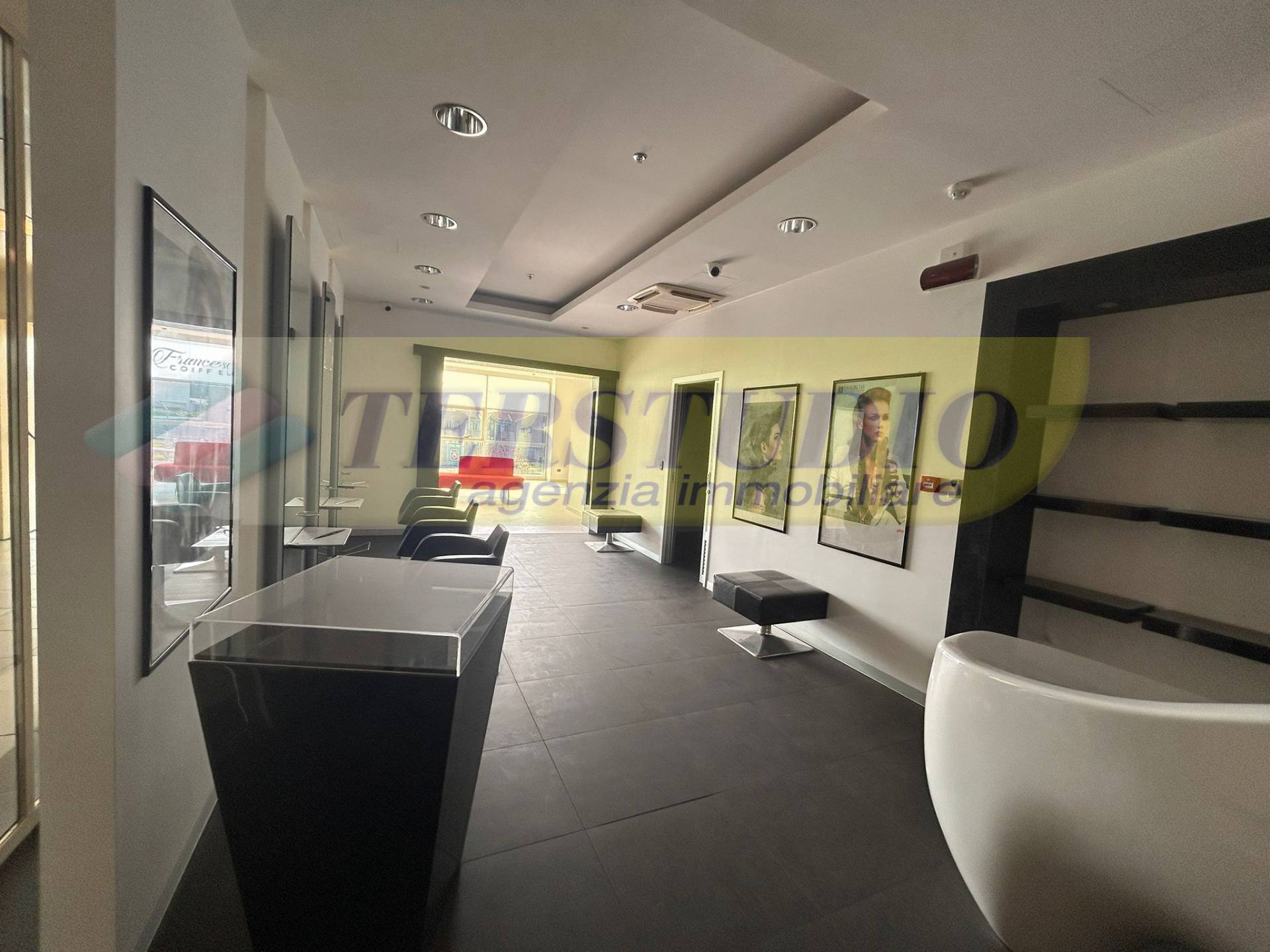 Studio/Ufficio in vendita a Capriate San Gervasio, Capriate