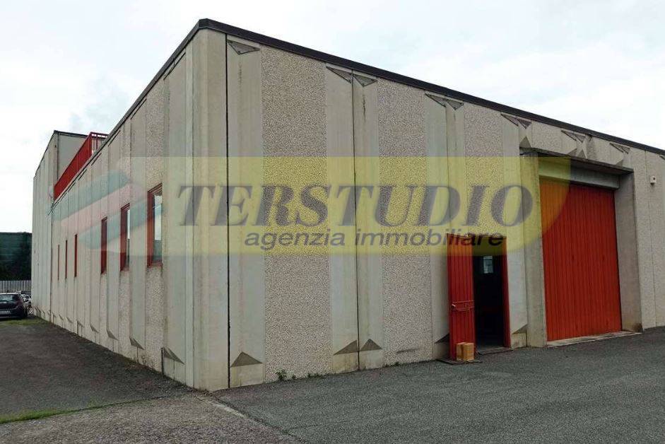 Capannone in affitto a Seregno