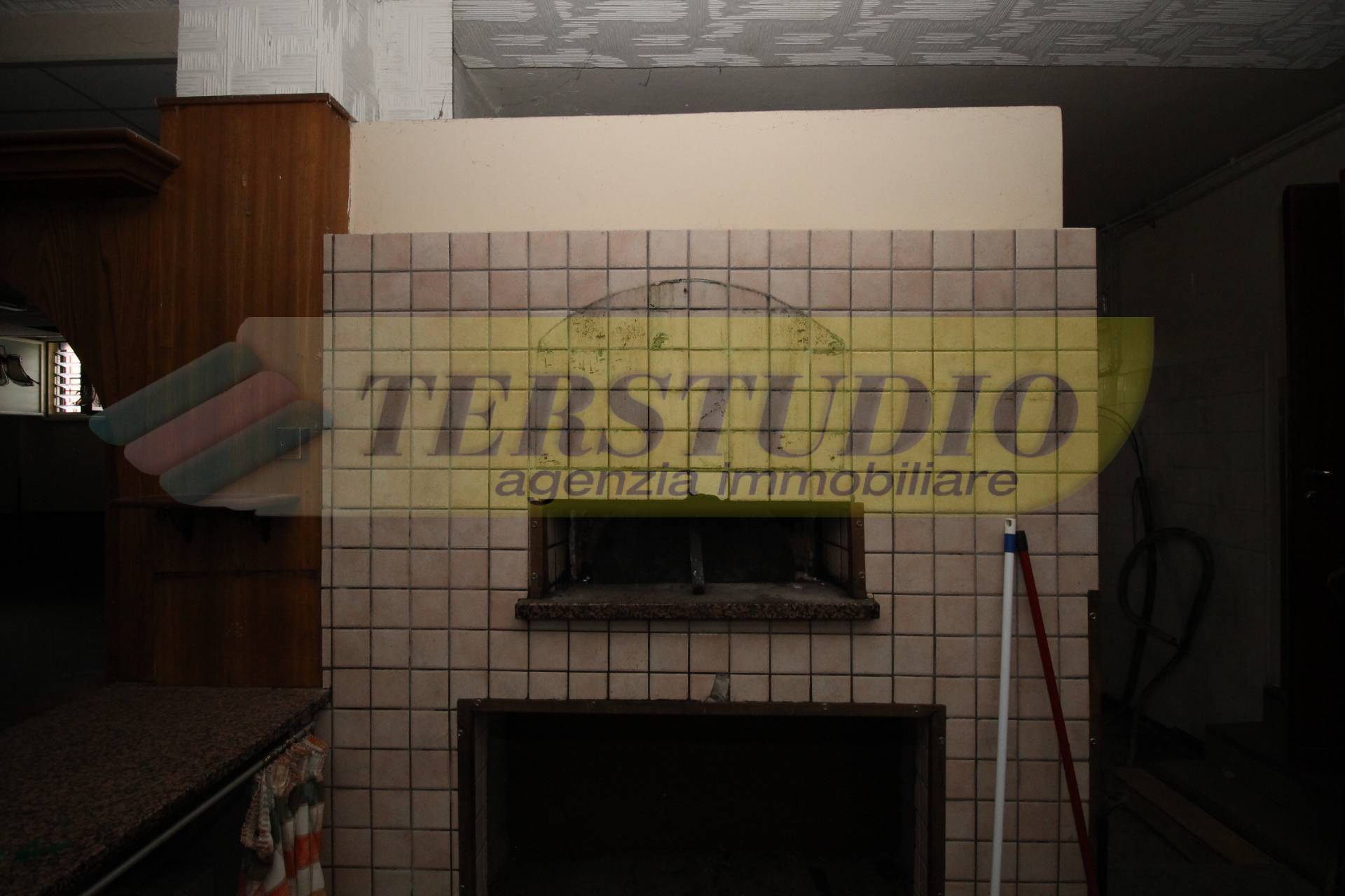 Locale commerciale in vendita a Mozzo, Dorotina