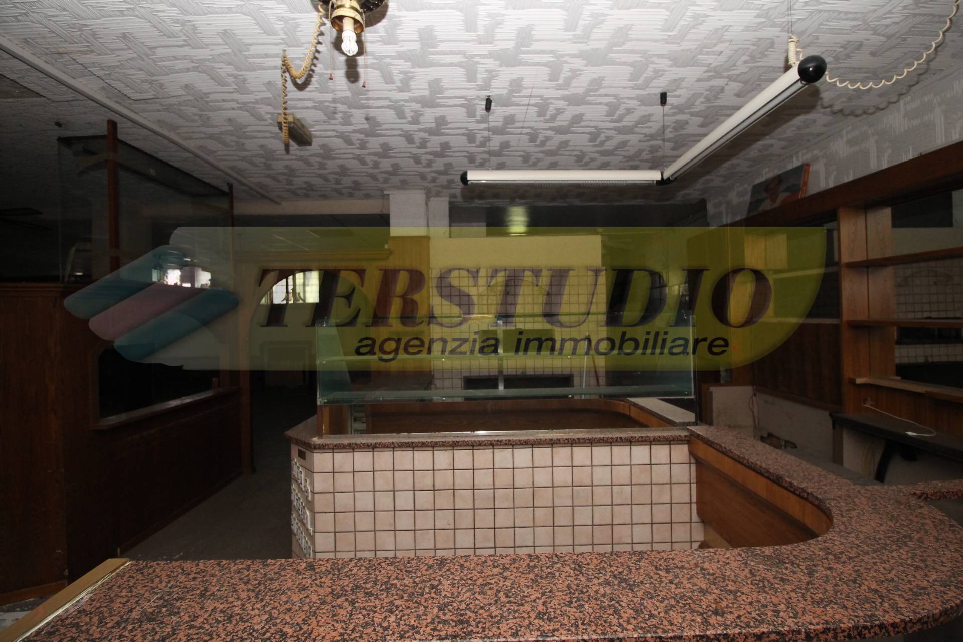 Locale commerciale in vendita a Mozzo, Dorotina