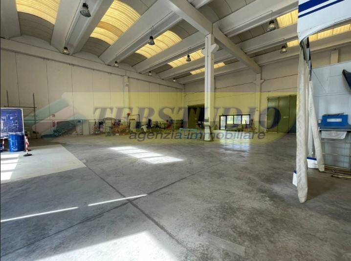 Capannone in vendita a Palazzago