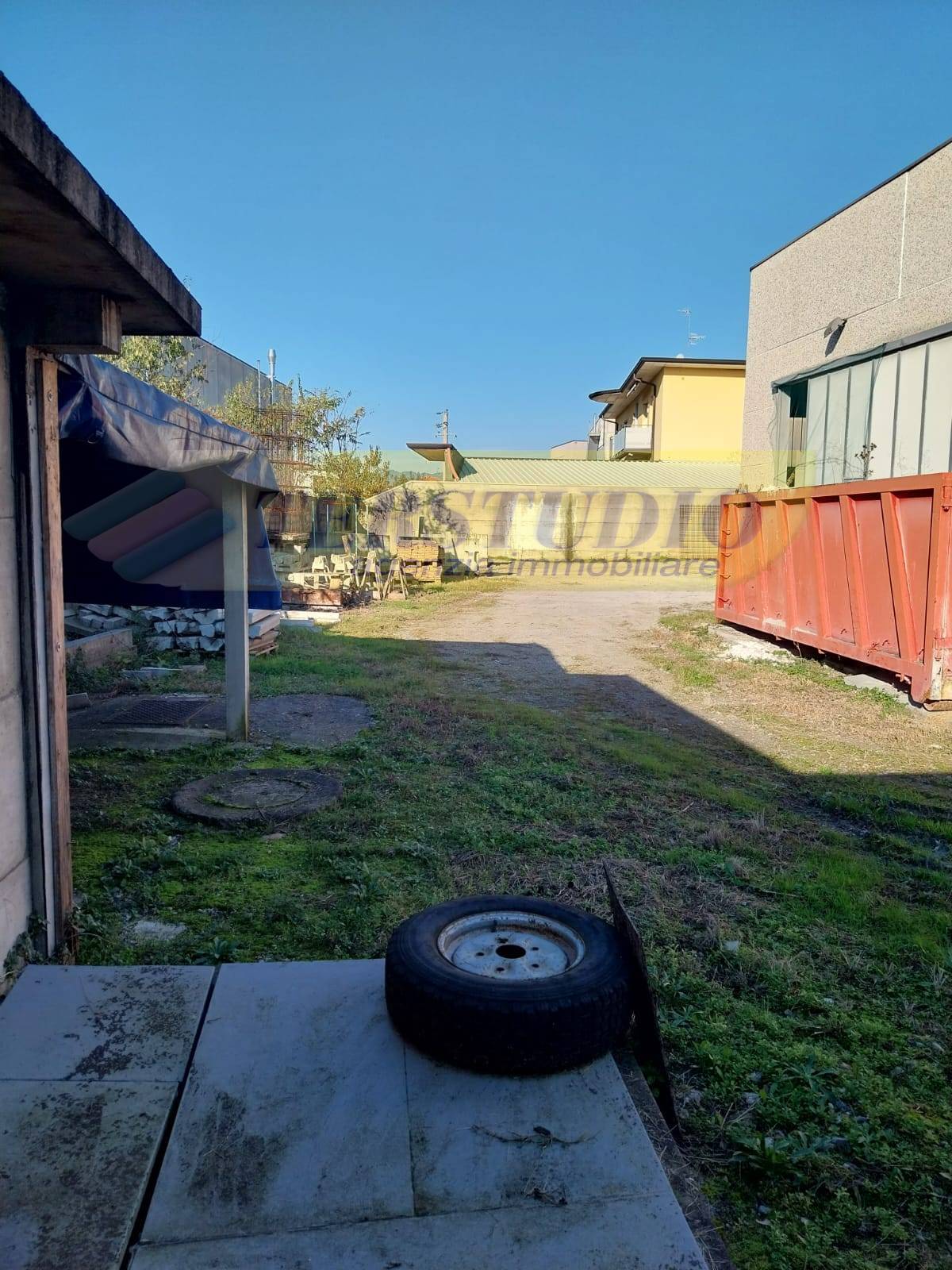 Capannone in affitto a Curno