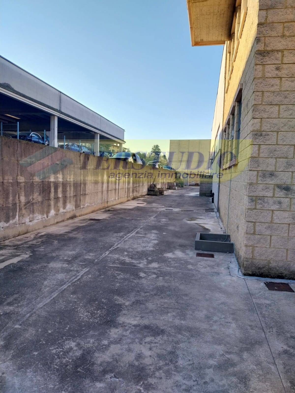 Capannone in affitto a Mozzo