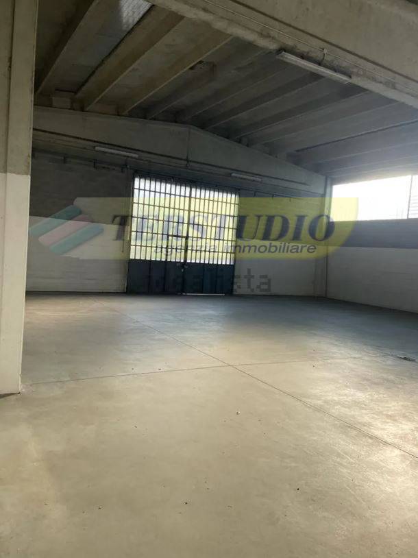 Capannone in affitto a Giussano