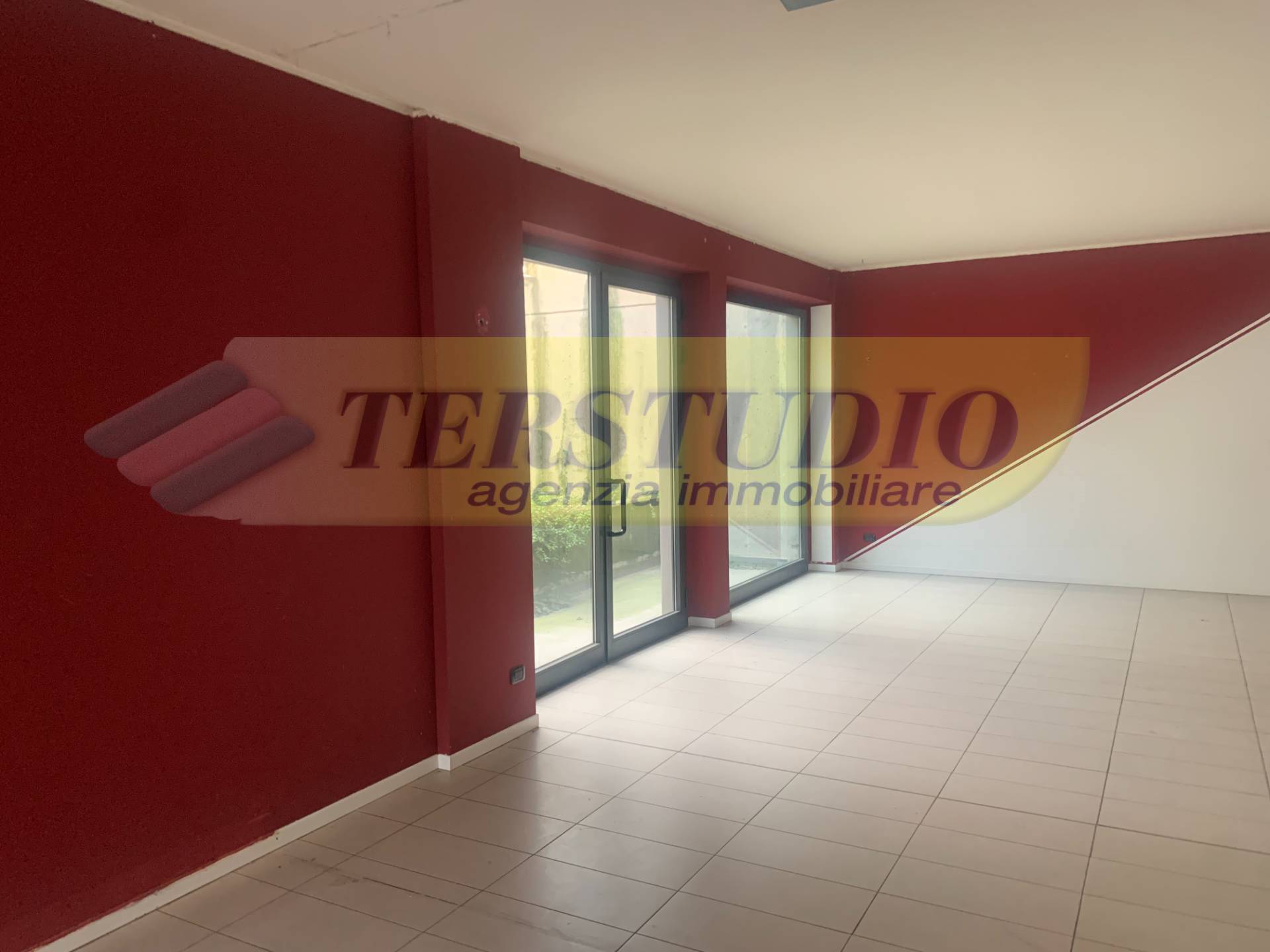 Negozio in affitto a Carvico