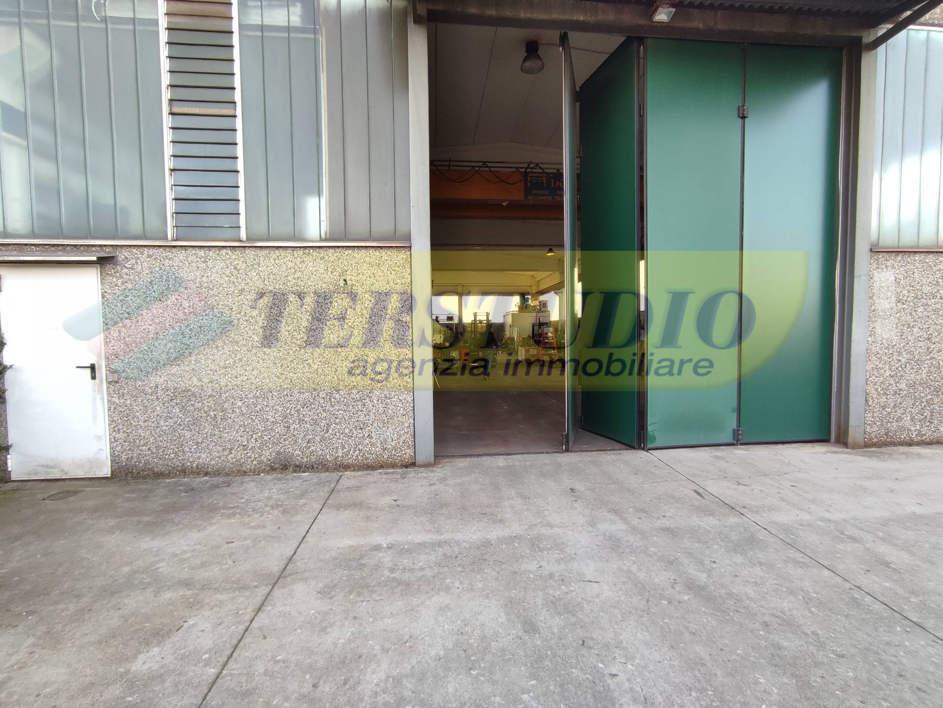 Capannone in vendita a Spirano