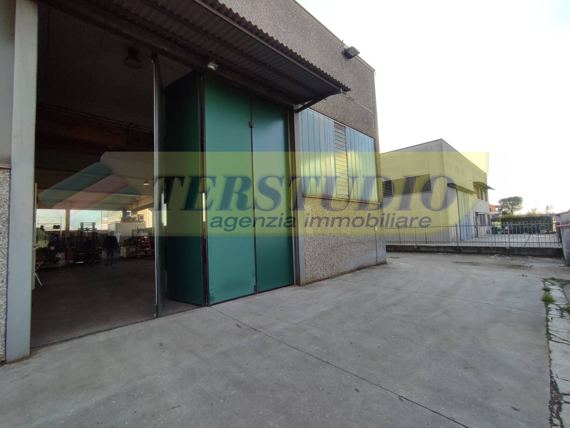 Capannone in vendita a Spirano