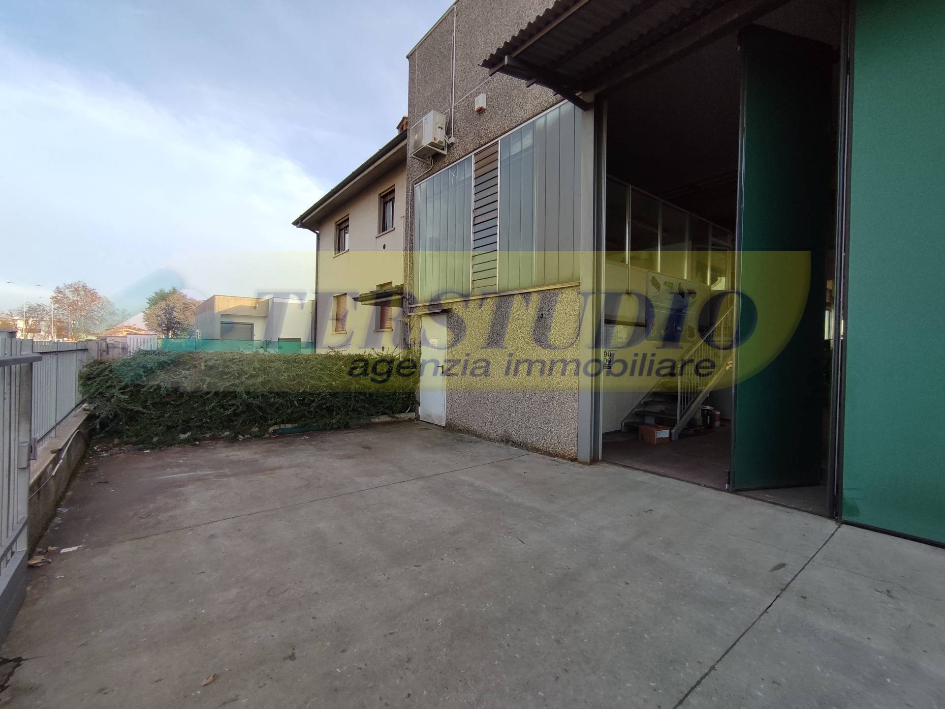 Capannone in vendita a Spirano