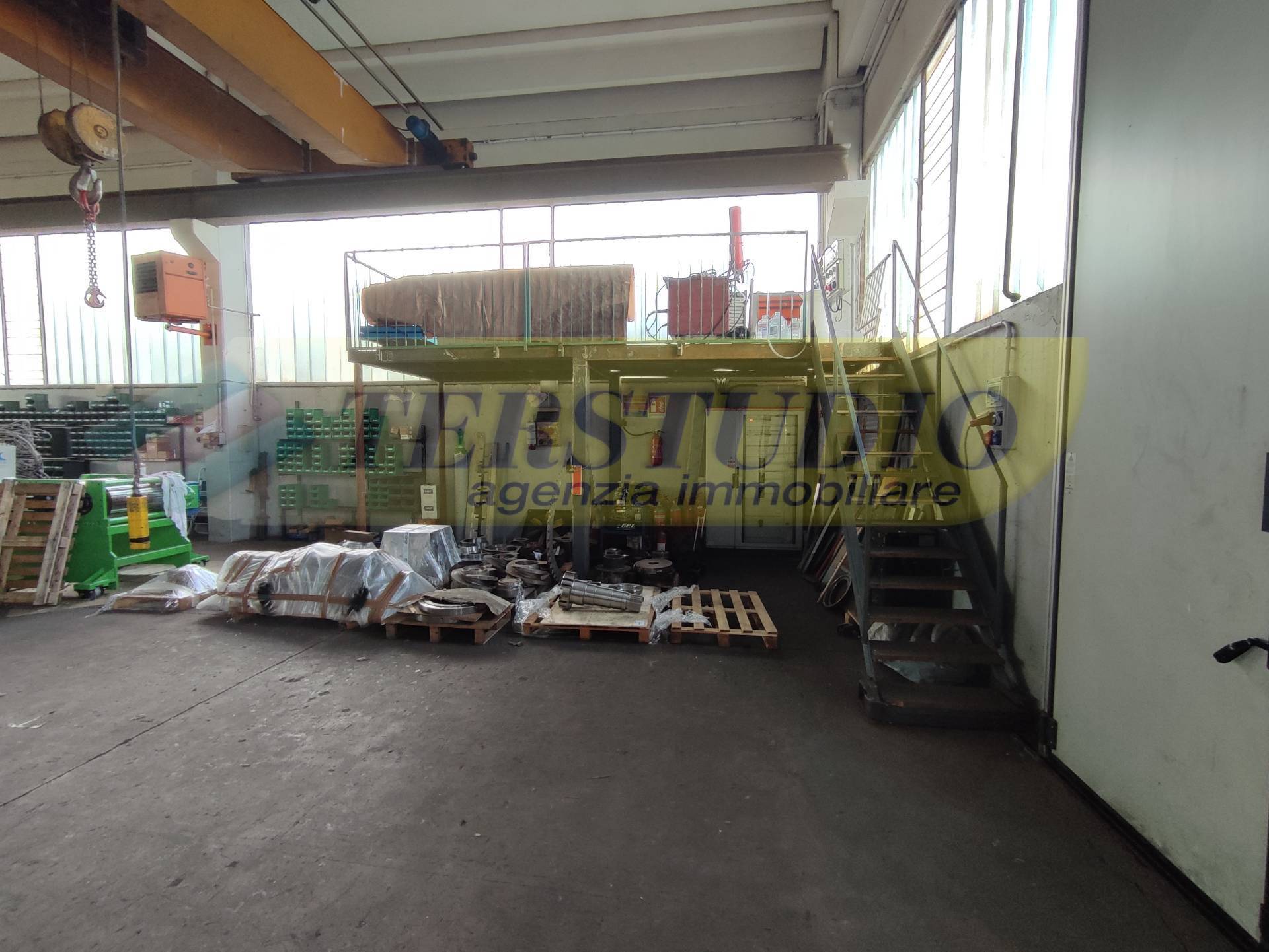Capannone in vendita a Spirano