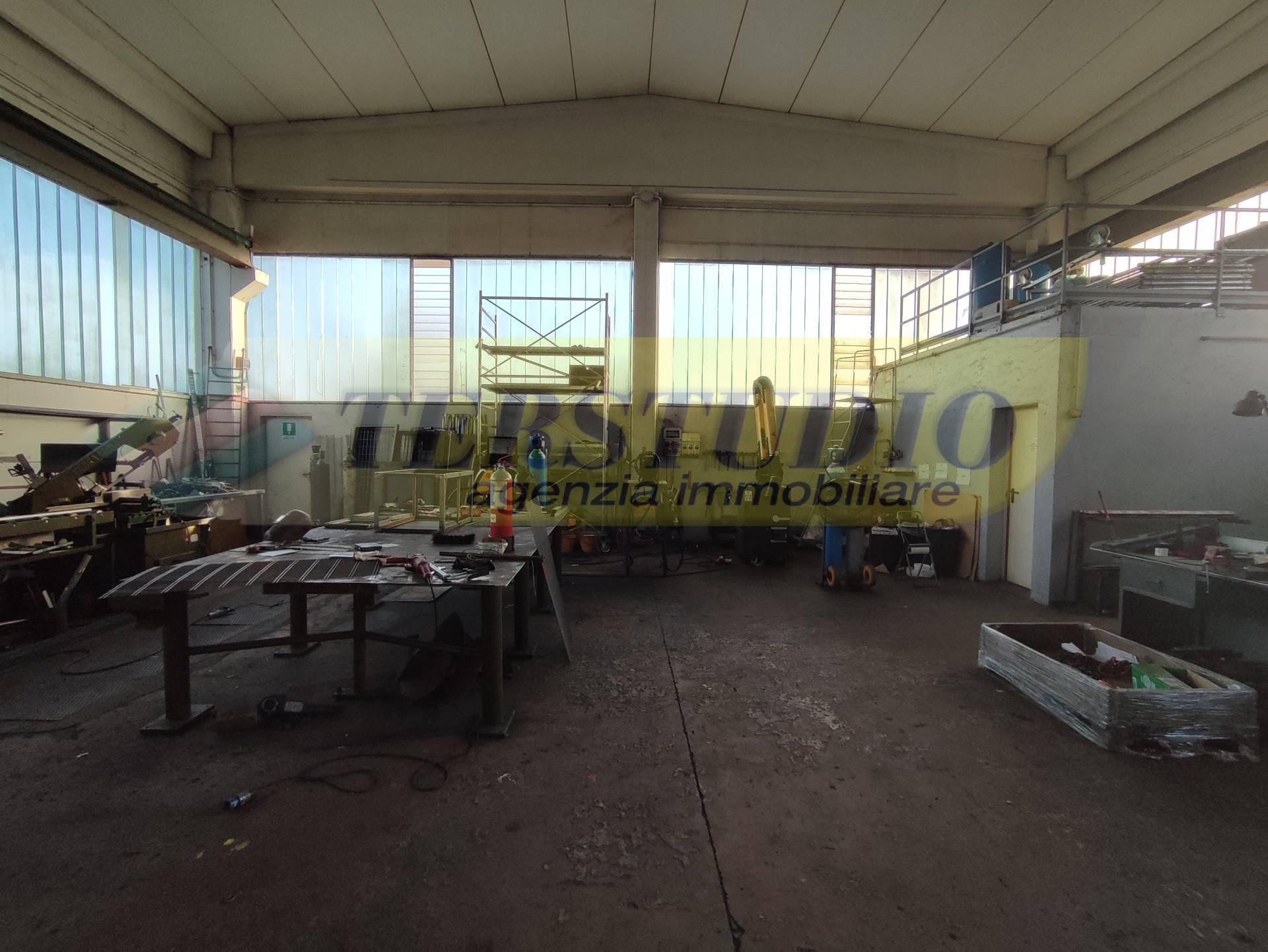 Capannone in vendita a Spirano