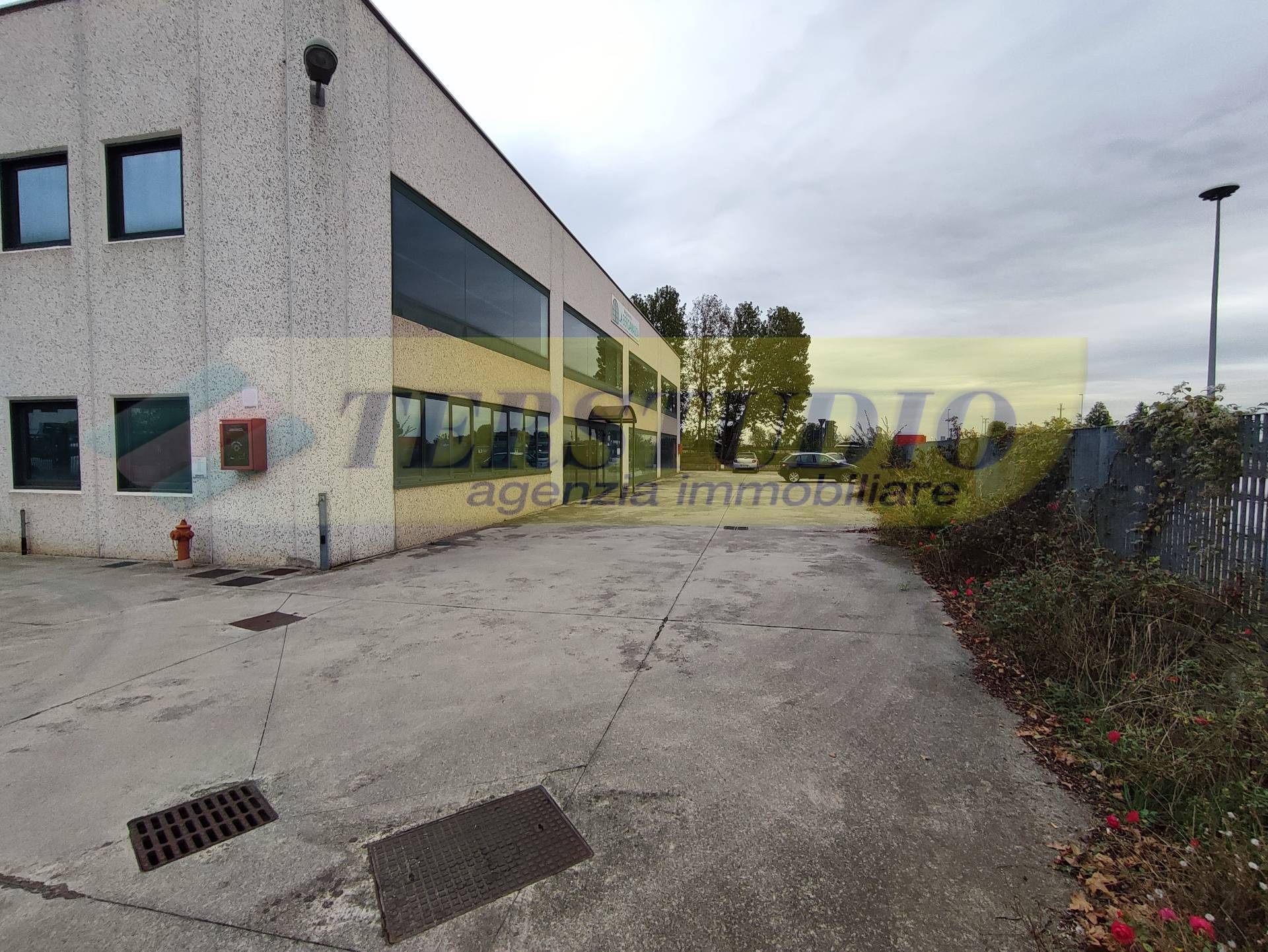 Capannone in vendita a Spirano