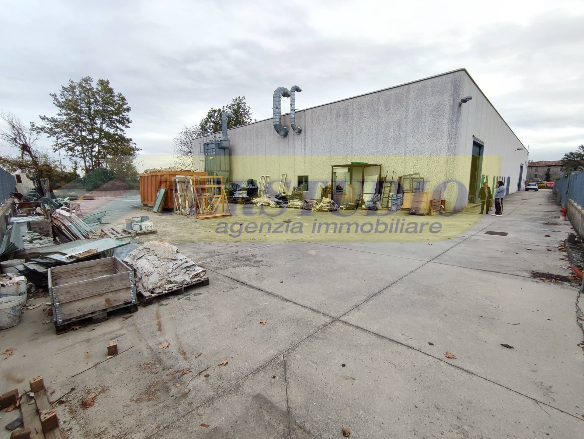 Capannone in vendita a Spirano