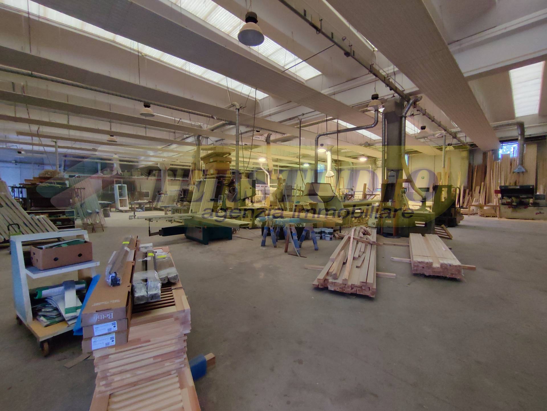 Capannone in vendita a Spirano