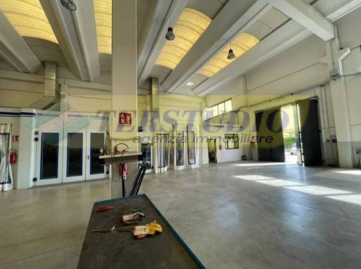 Capannone in vendita a Palazzago