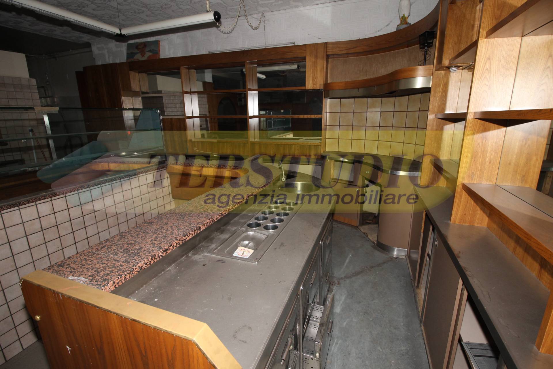 Locale commerciale in vendita a Mozzo, Dorotina